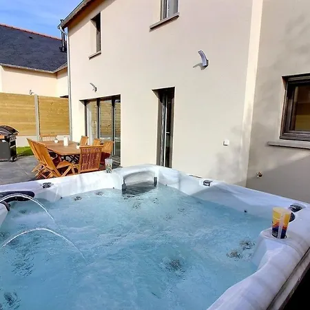 House For 2 With Private Jacuzzi - Emerald Holiday home